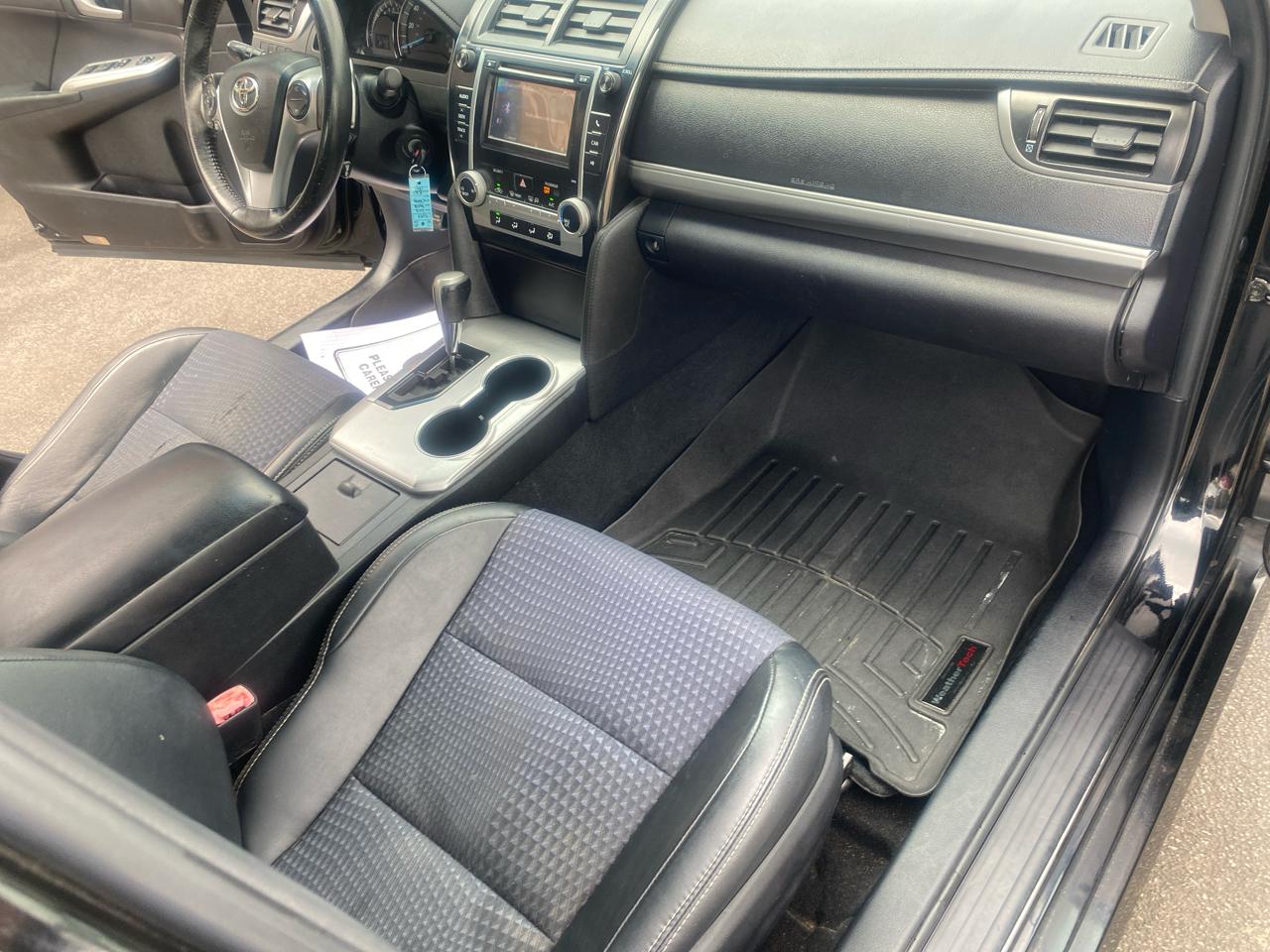 Toyota Camry SE 2012