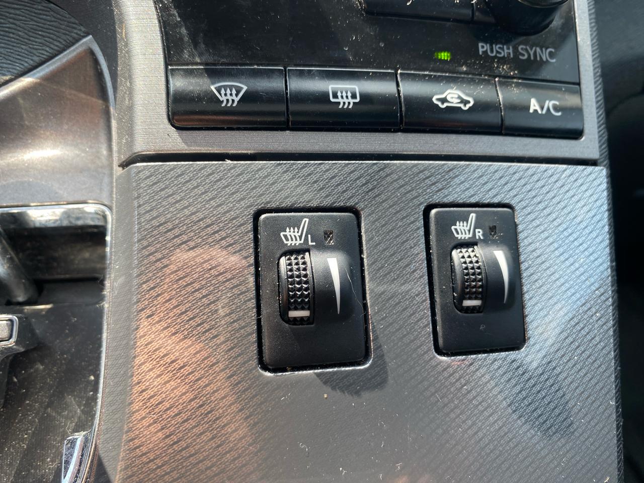 Toyota Venza LE V6 AWD 2014