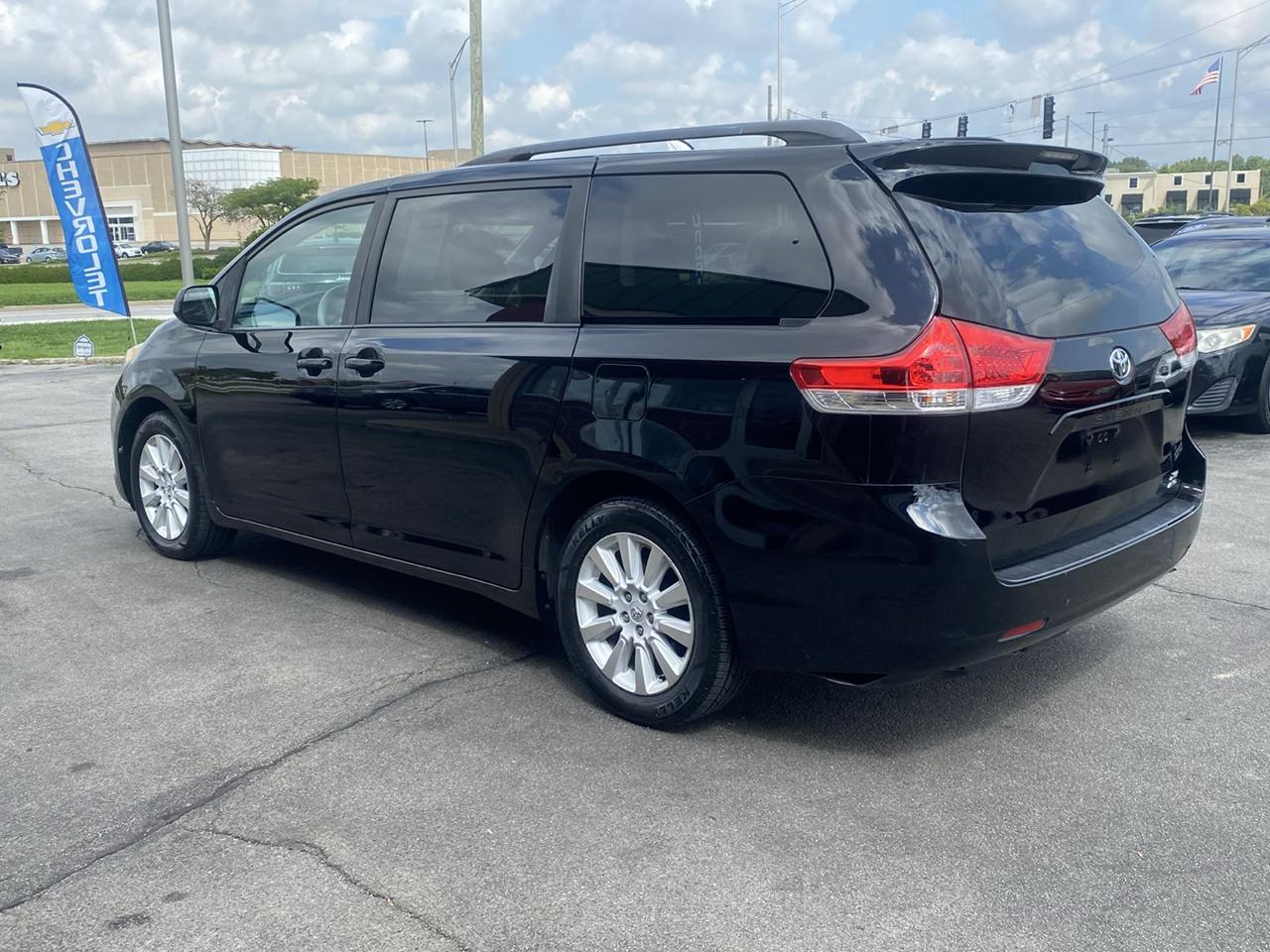 Toyota Sienna XLE 7 Passenger 2013