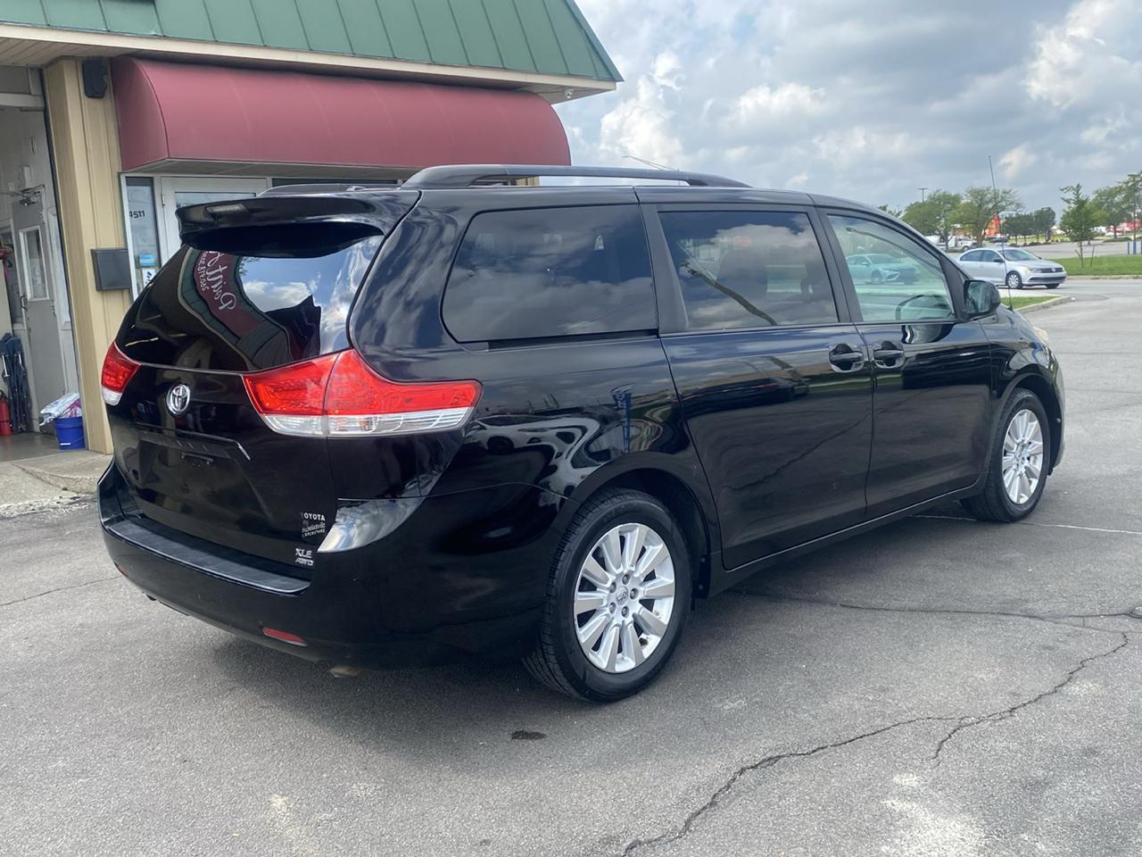 Toyota Sienna XLE 7 Passenger 2013