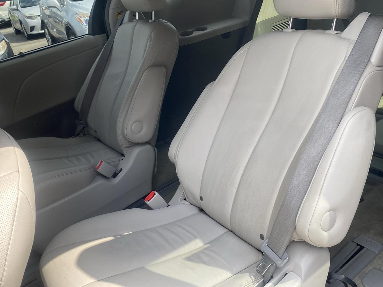 Toyota Sienna XLE 7 Passenger 2013