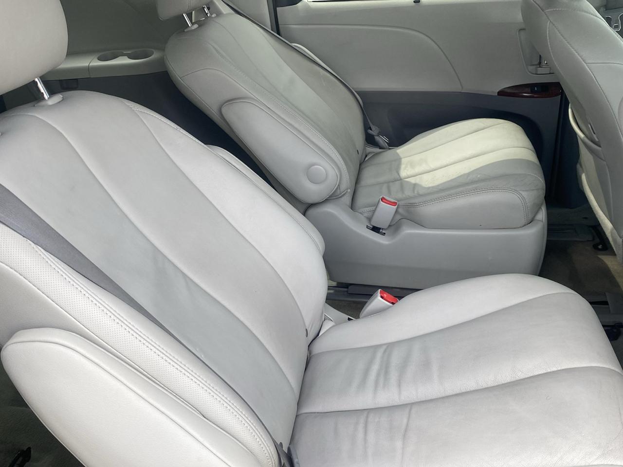 Toyota Sienna XLE 7 Passenger 2013