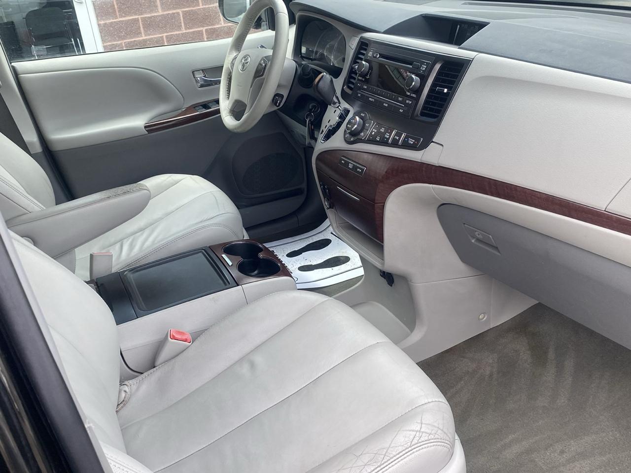 Toyota Sienna XLE 7 Passenger 2013