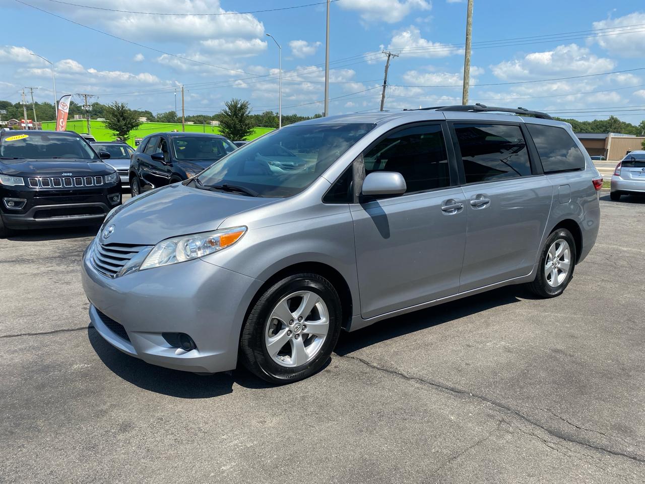 Toyota Sienna LE 8-Passenger 2017