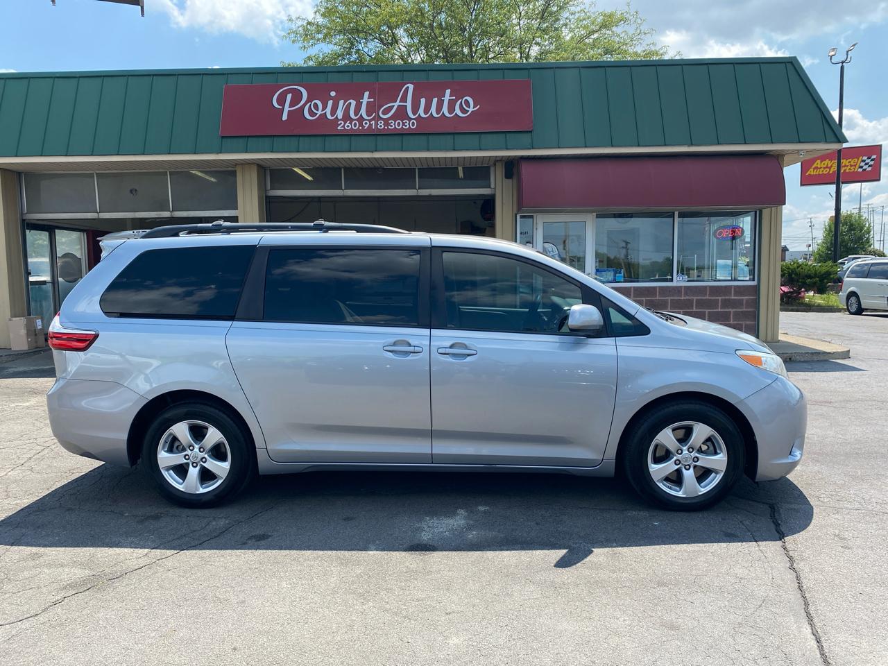 Toyota Sienna LE 8-Passenger 2017