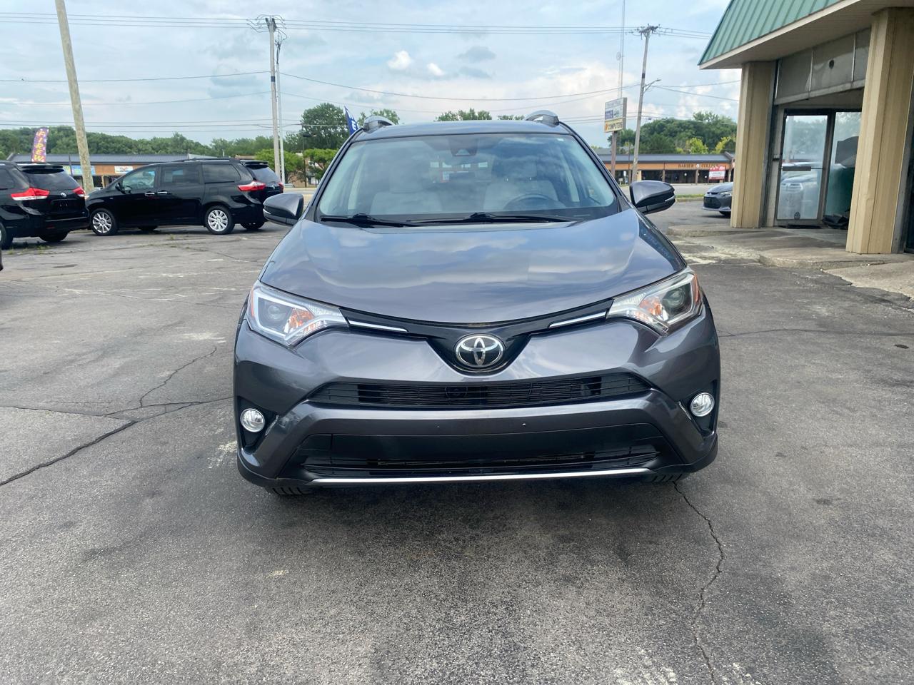 Toyota RAV4 XLE AWD 2018