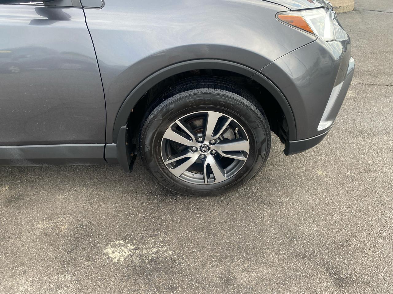 Toyota RAV4 XLE AWD 2018