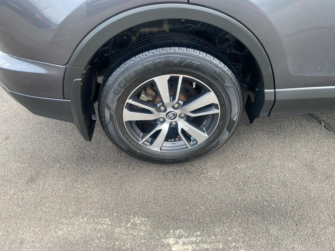 Toyota RAV4 XLE AWD 2018