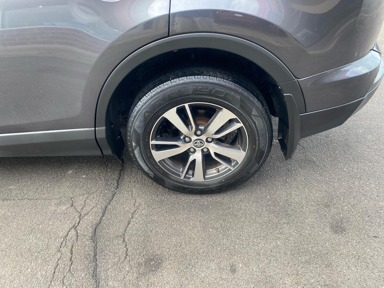 Toyota RAV4 XLE AWD 2018