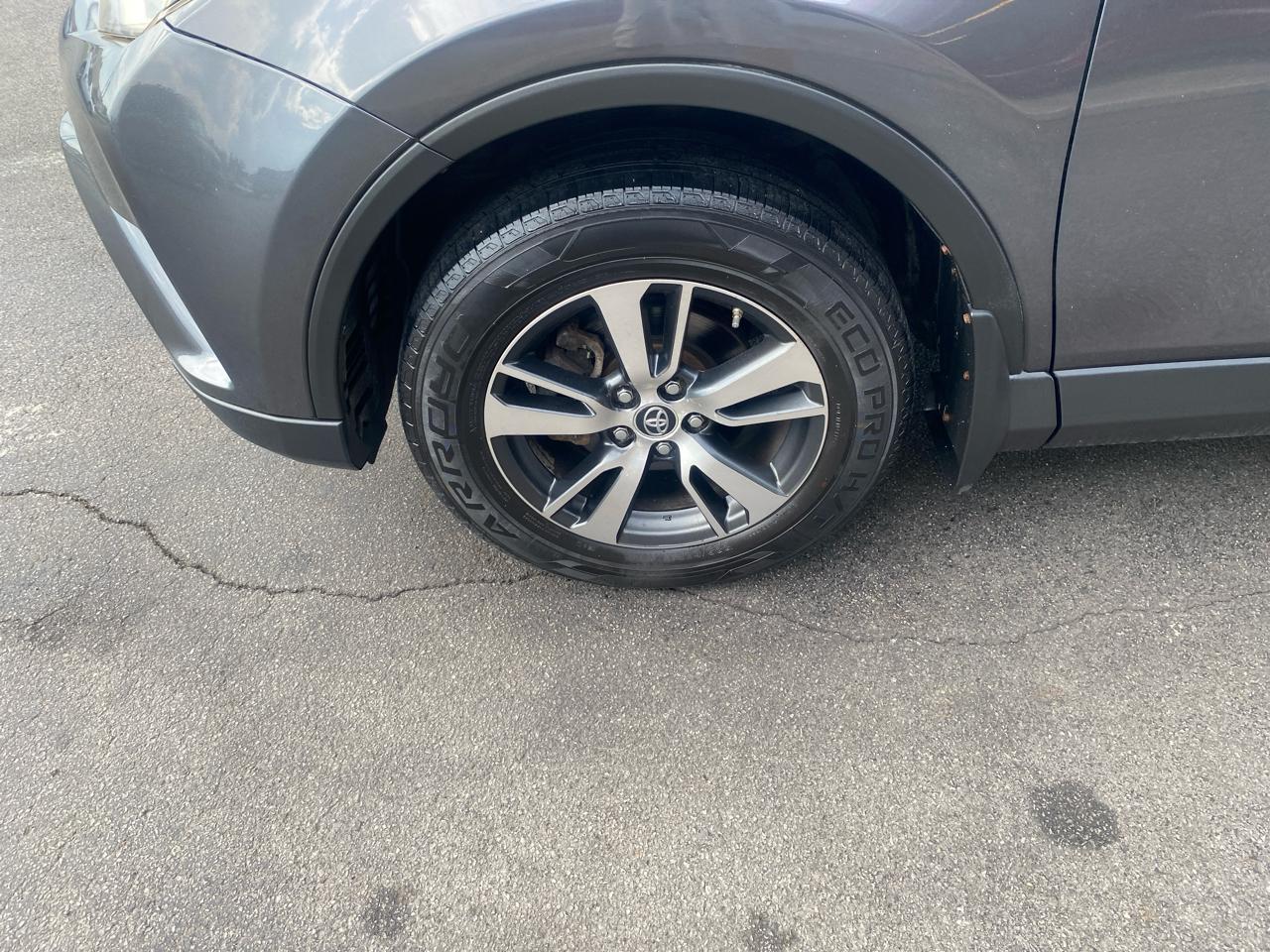 Toyota RAV4 XLE AWD 2018