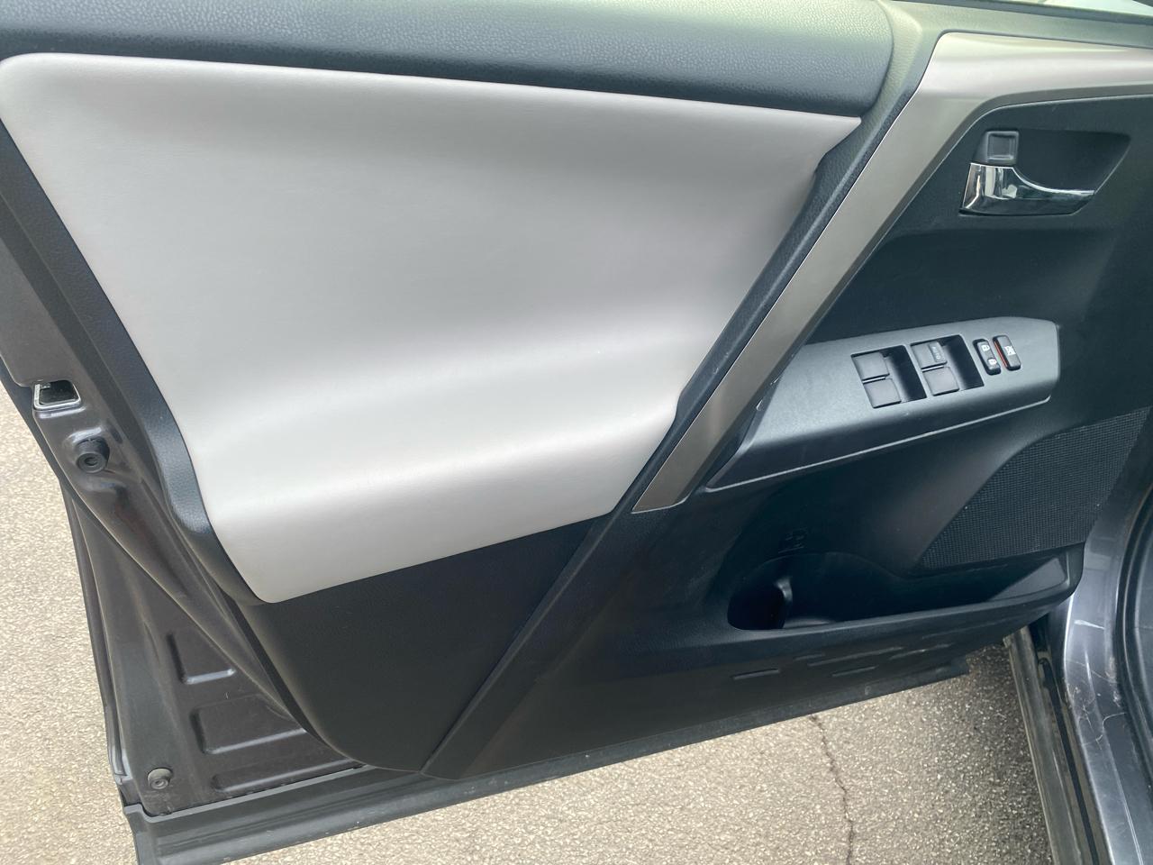 Toyota RAV4 XLE AWD 2018