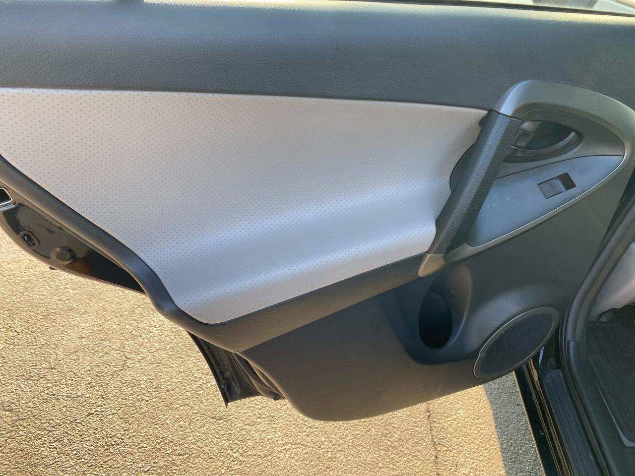 Toyota RAV4 Limited V6 4WD 2012