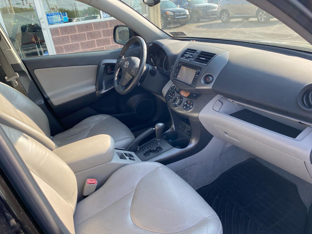 Toyota RAV4 Limited V6 4WD 2012