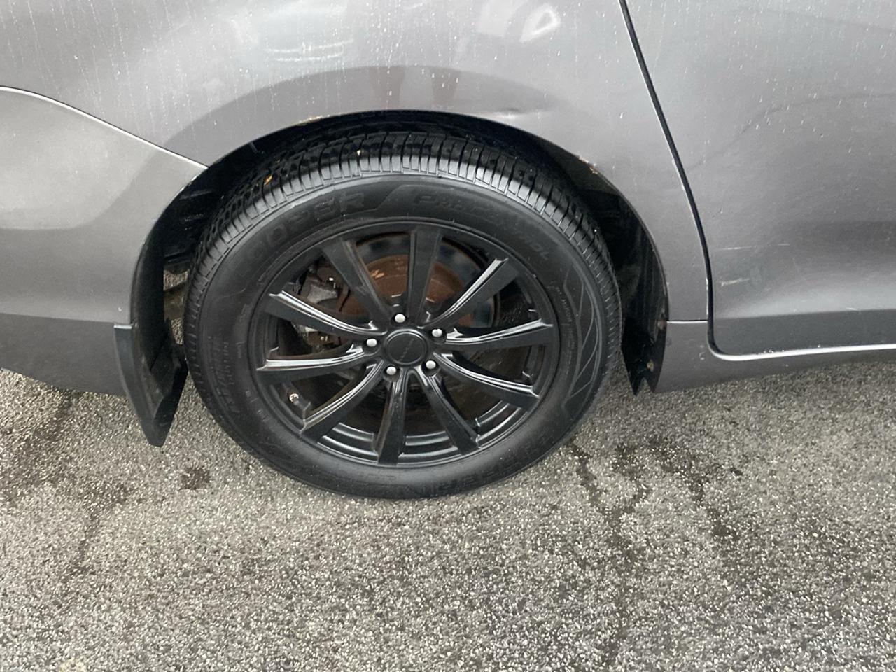 Toyota Sienna XLE AWD 7-Pass V6 2011
