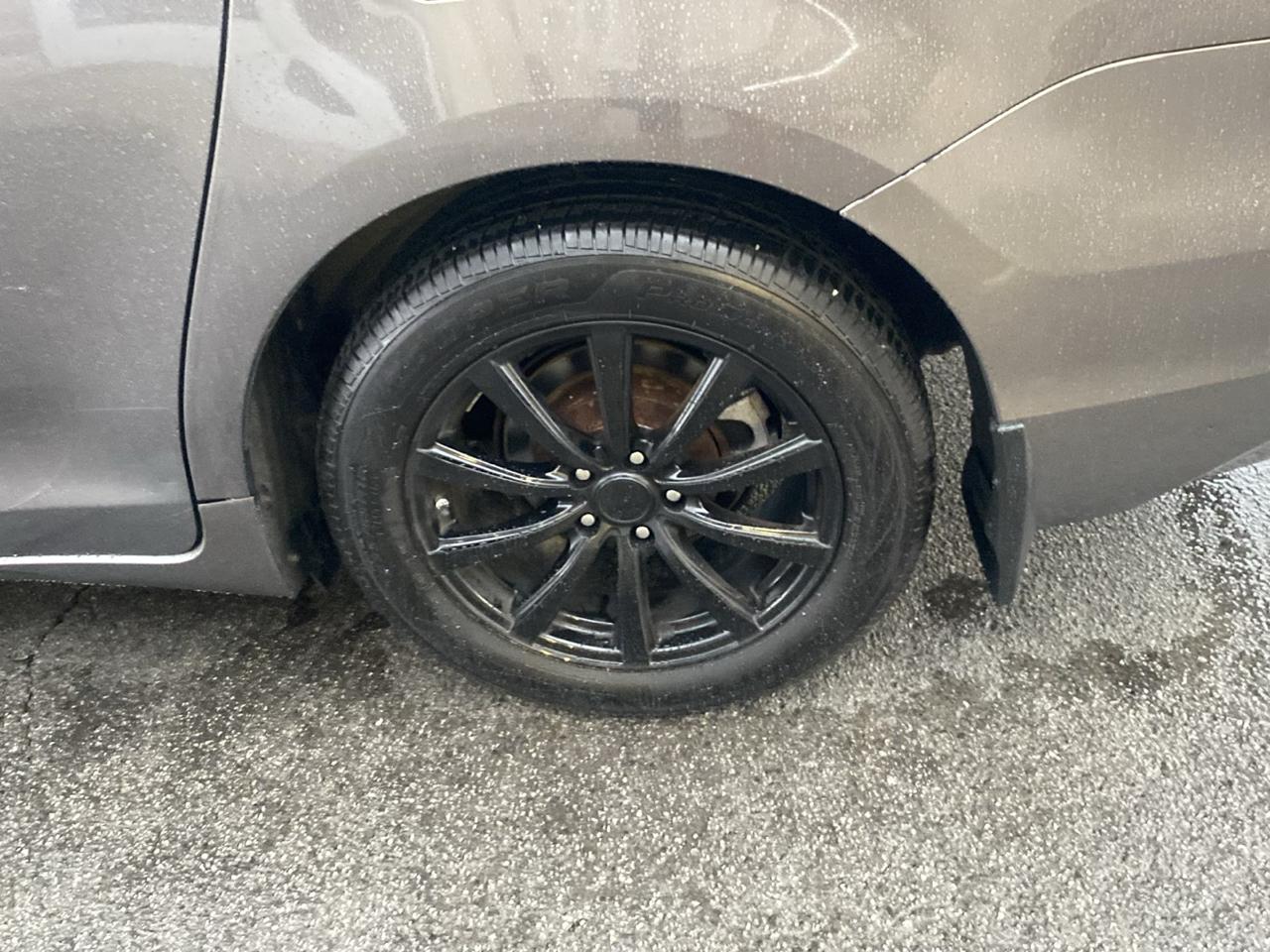 Toyota Sienna XLE AWD 7-Pass V6 2011