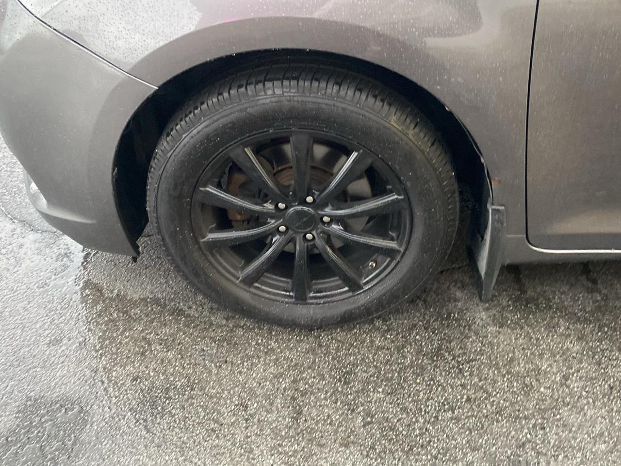 Toyota Sienna XLE AWD 7-Pass V6 2011