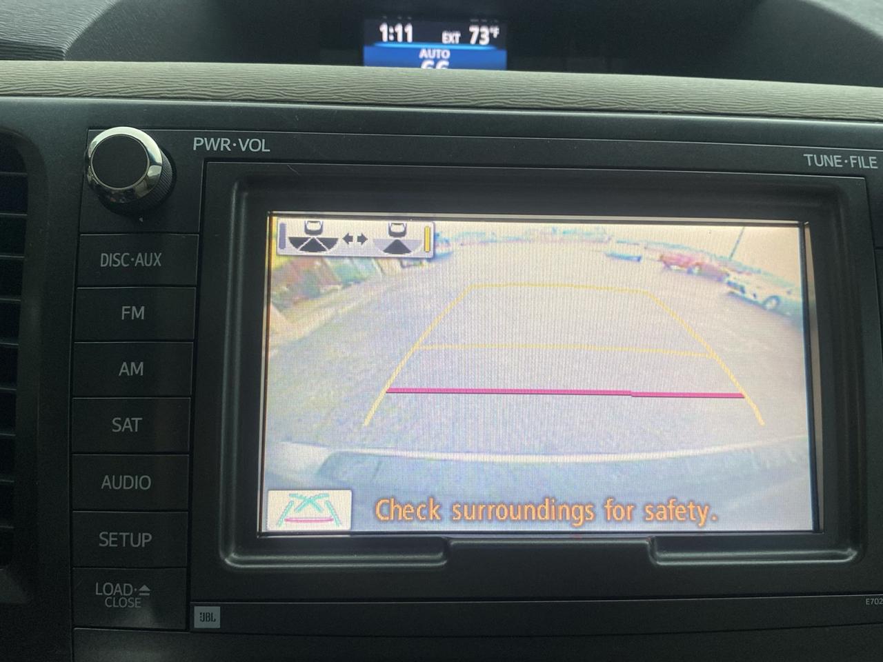 Toyota Sienna XLE AWD 7-Pass V6 2011