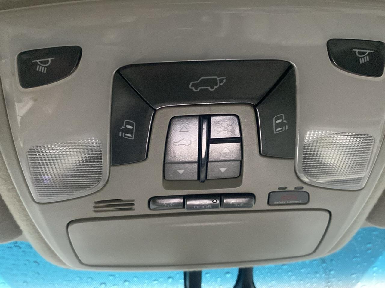 Toyota Sienna XLE AWD 7-Pass V6 2011
