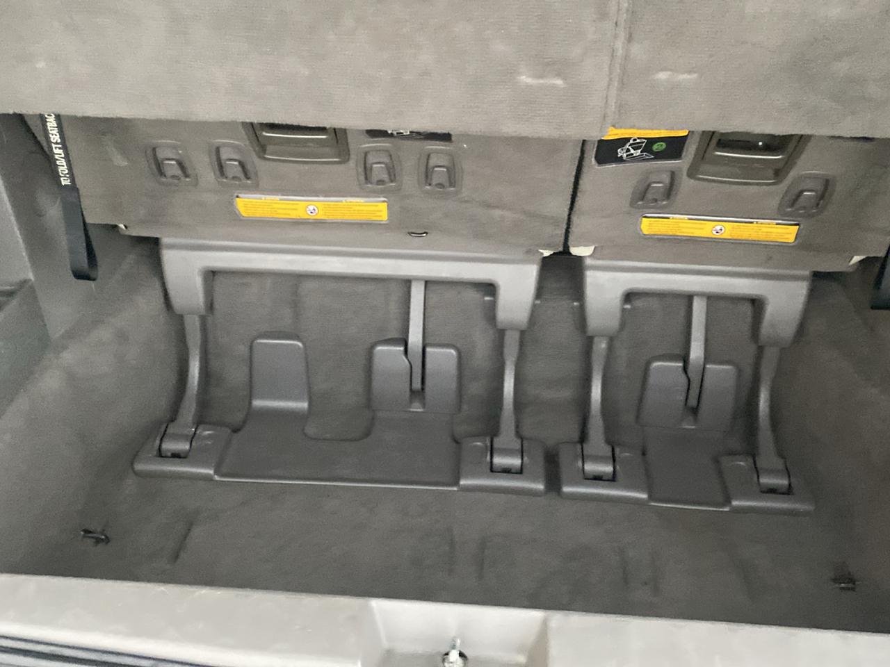 Toyota Sienna XLE AWD 7-Pass V6 2011