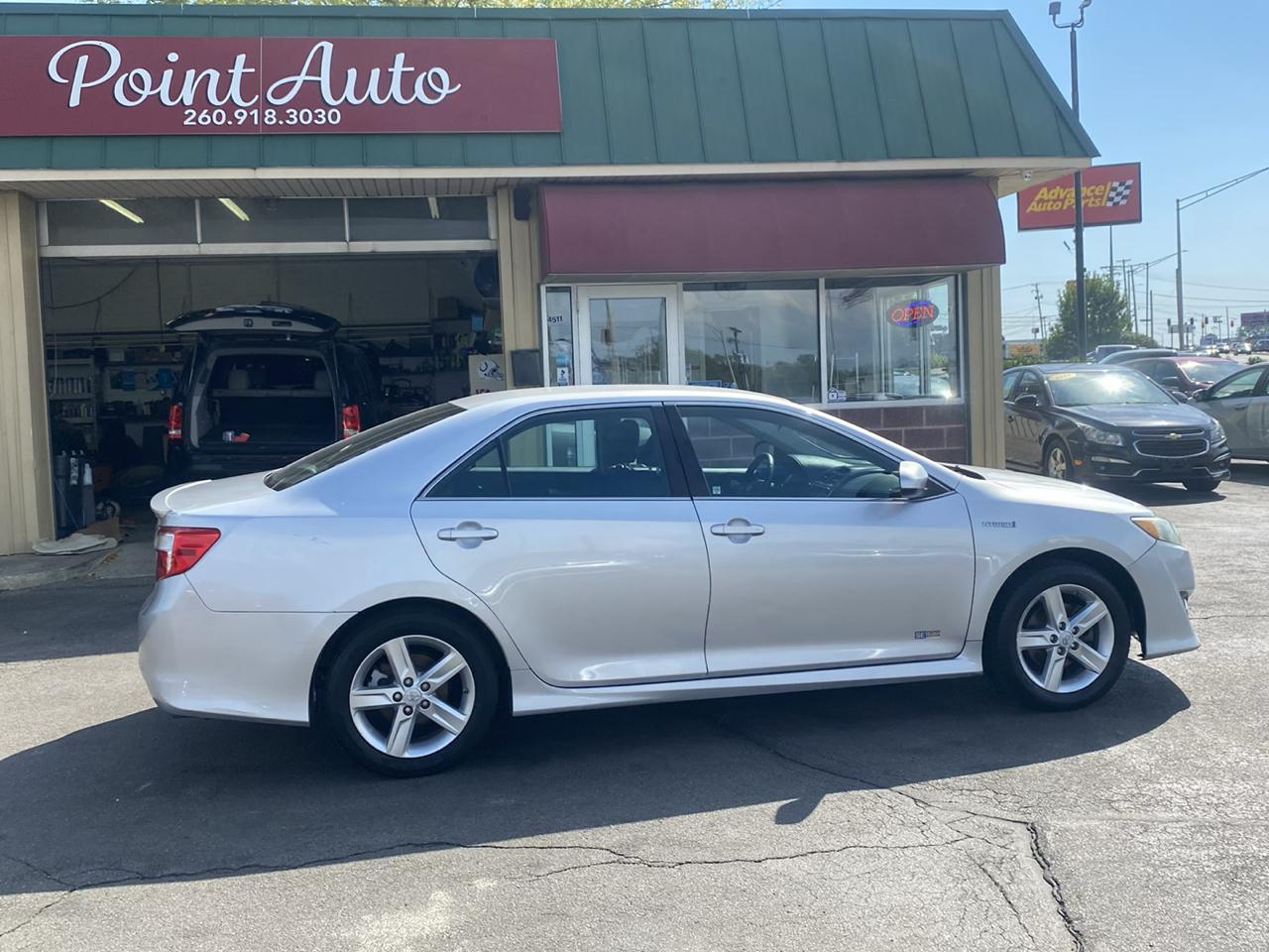 Toyota Camry Hybrid XLE 2014