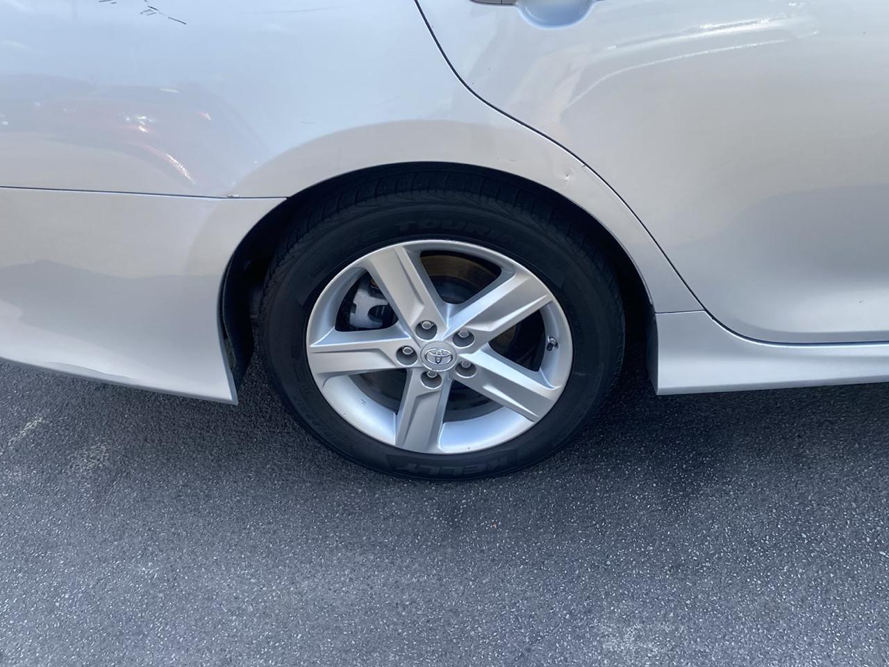 Toyota Camry Hybrid XLE 2014