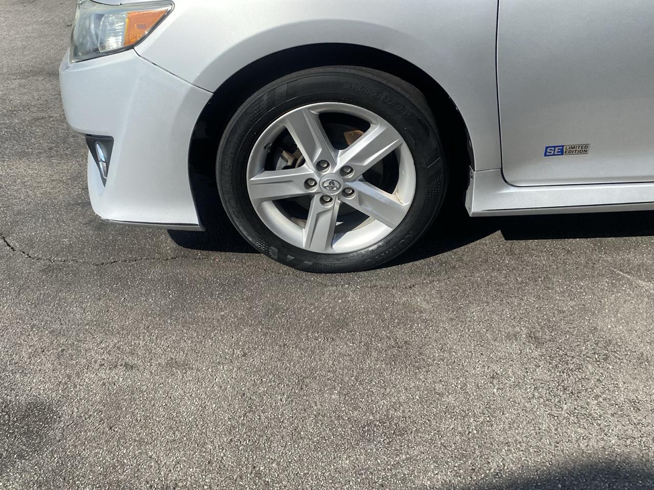 Toyota Camry Hybrid XLE 2014
