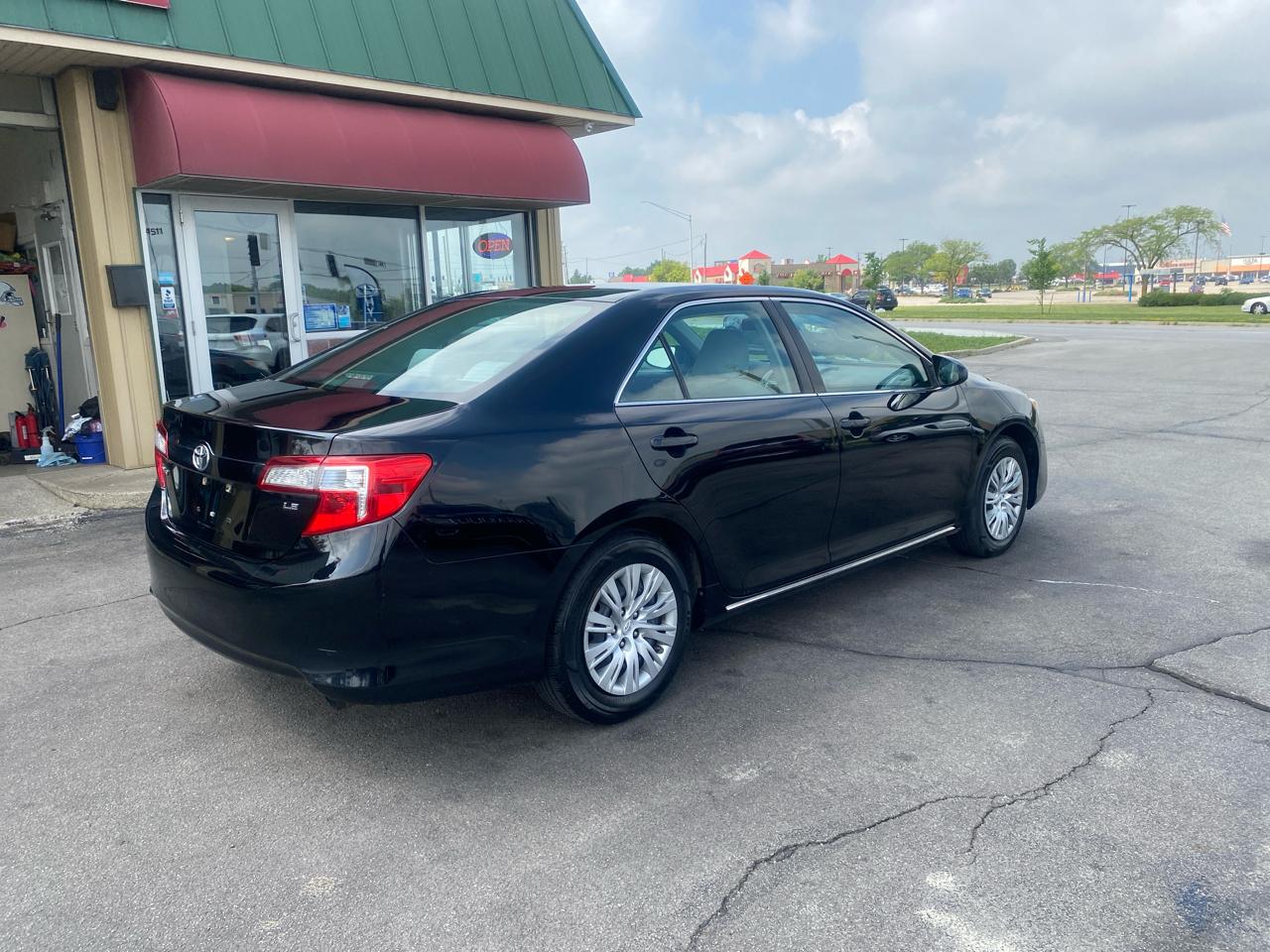 Toyota Camry LE 6-Spd AT 2014