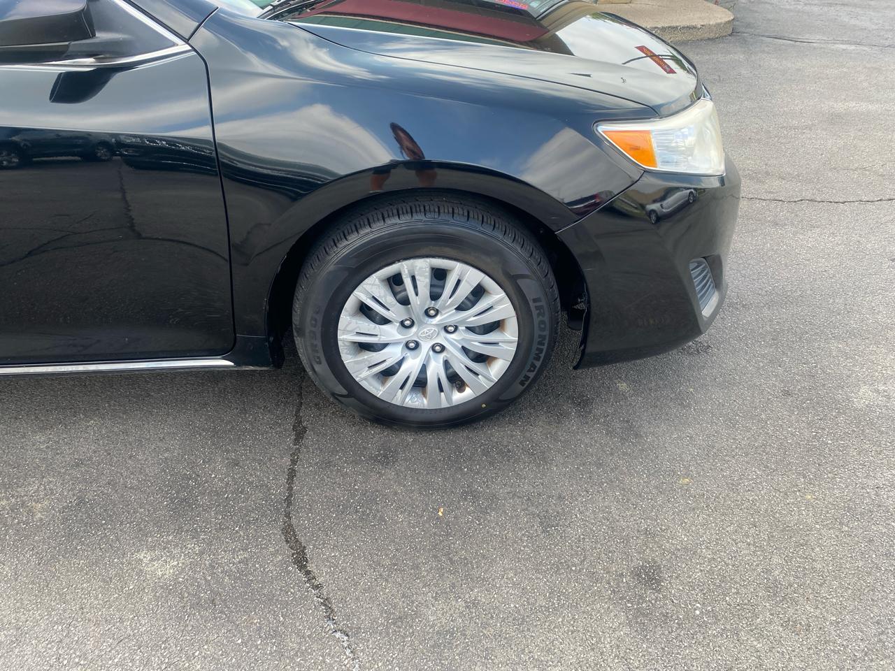 Toyota Camry LE 6-Spd AT 2014