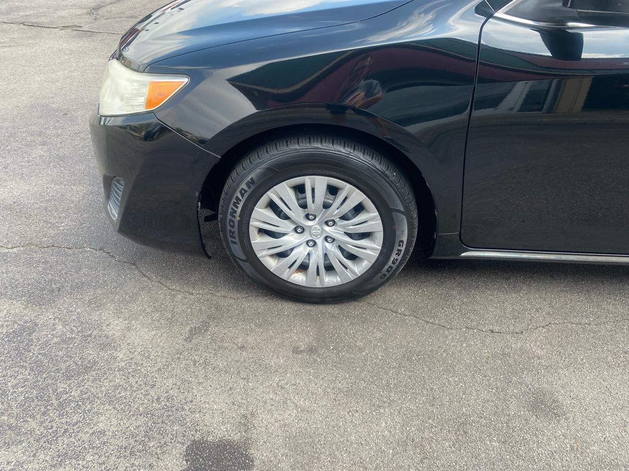 Toyota Camry LE 6-Spd AT 2014