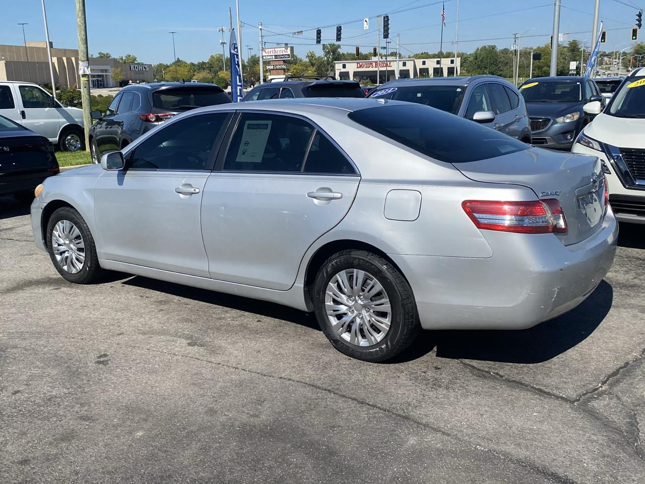 Toyota Camry Base 6-Spd AT 2011