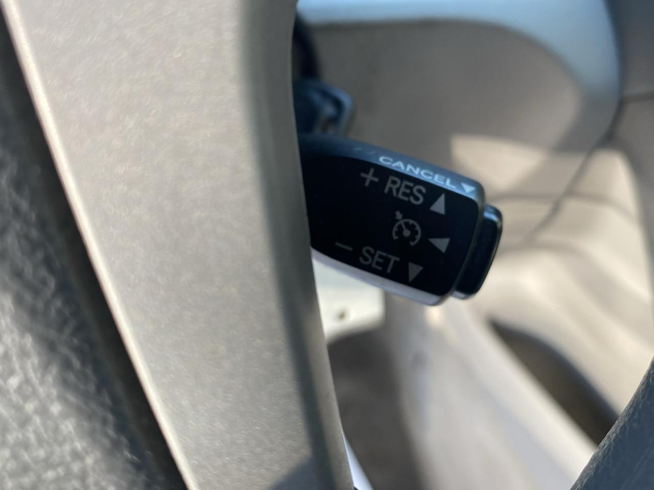 Toyota Camry Base 6-Spd AT 2011