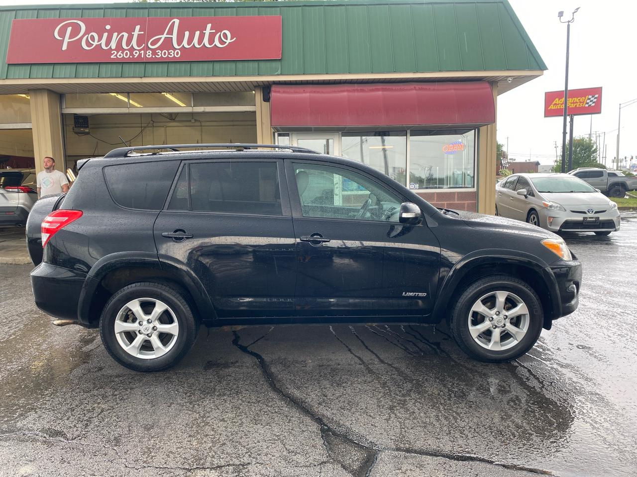 Toyota RAV4 Limited I4 4WD 2011