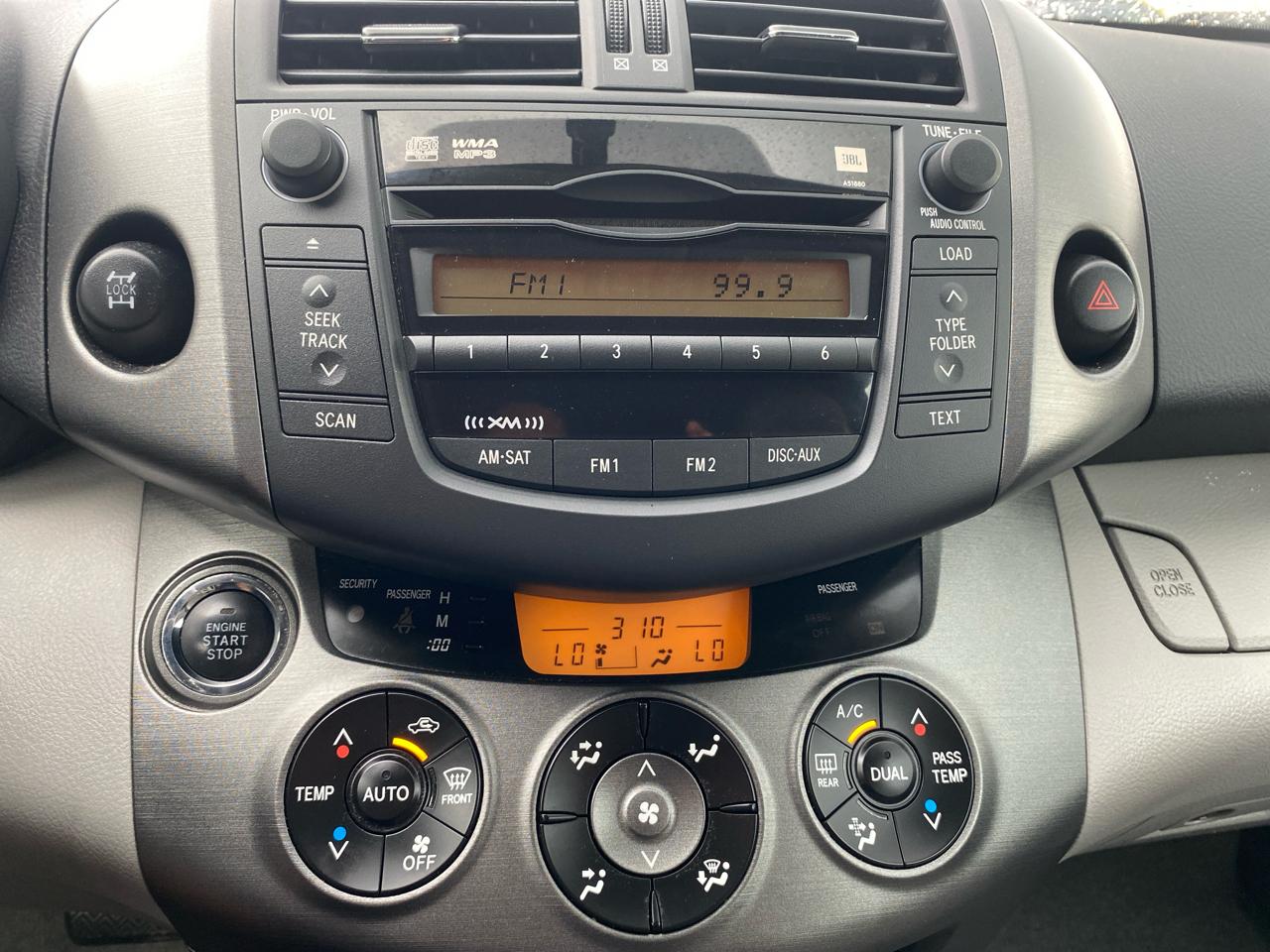 Toyota RAV4 Limited I4 4WD 2011