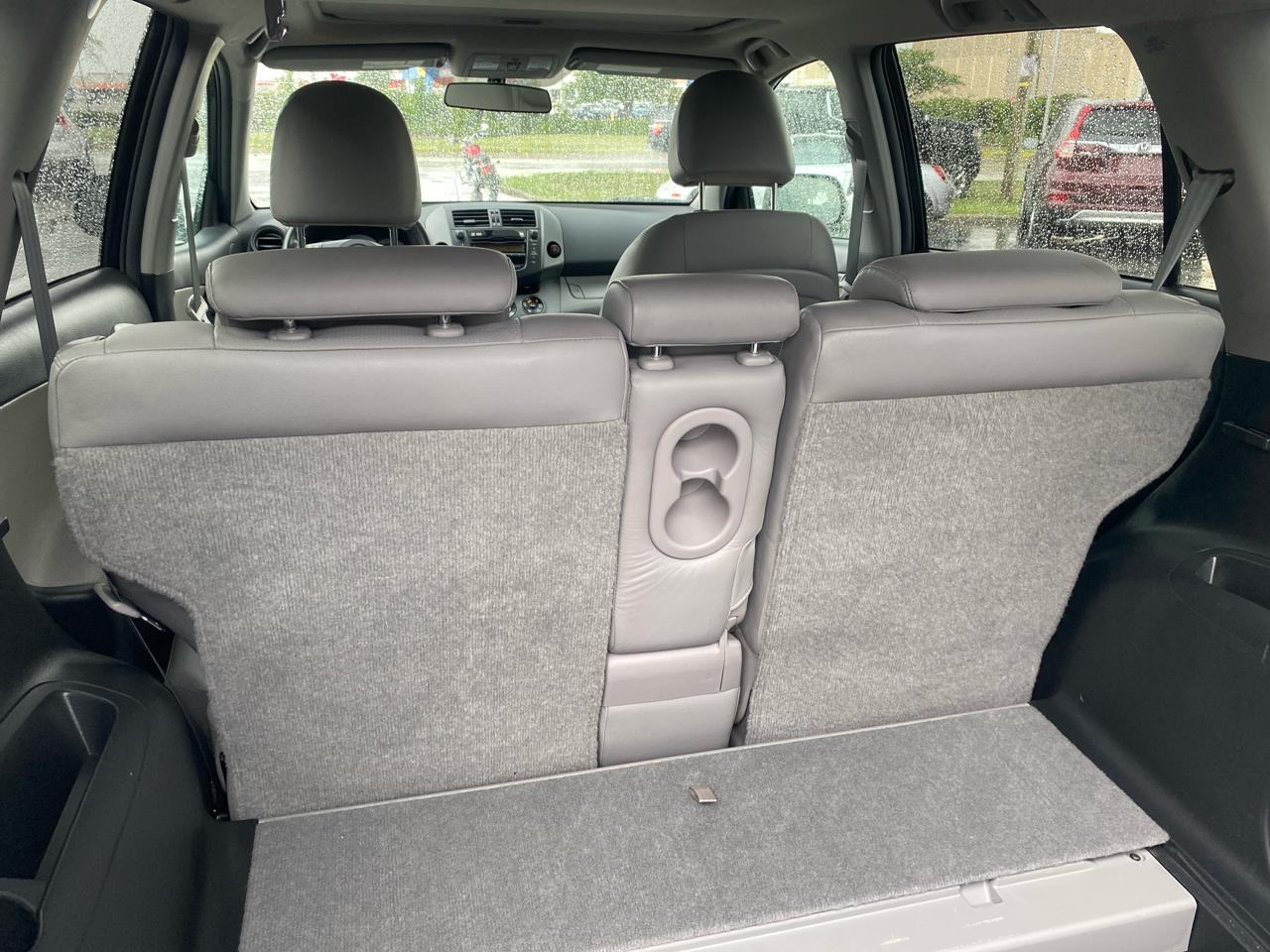 Toyota RAV4 Limited I4 4WD 2011