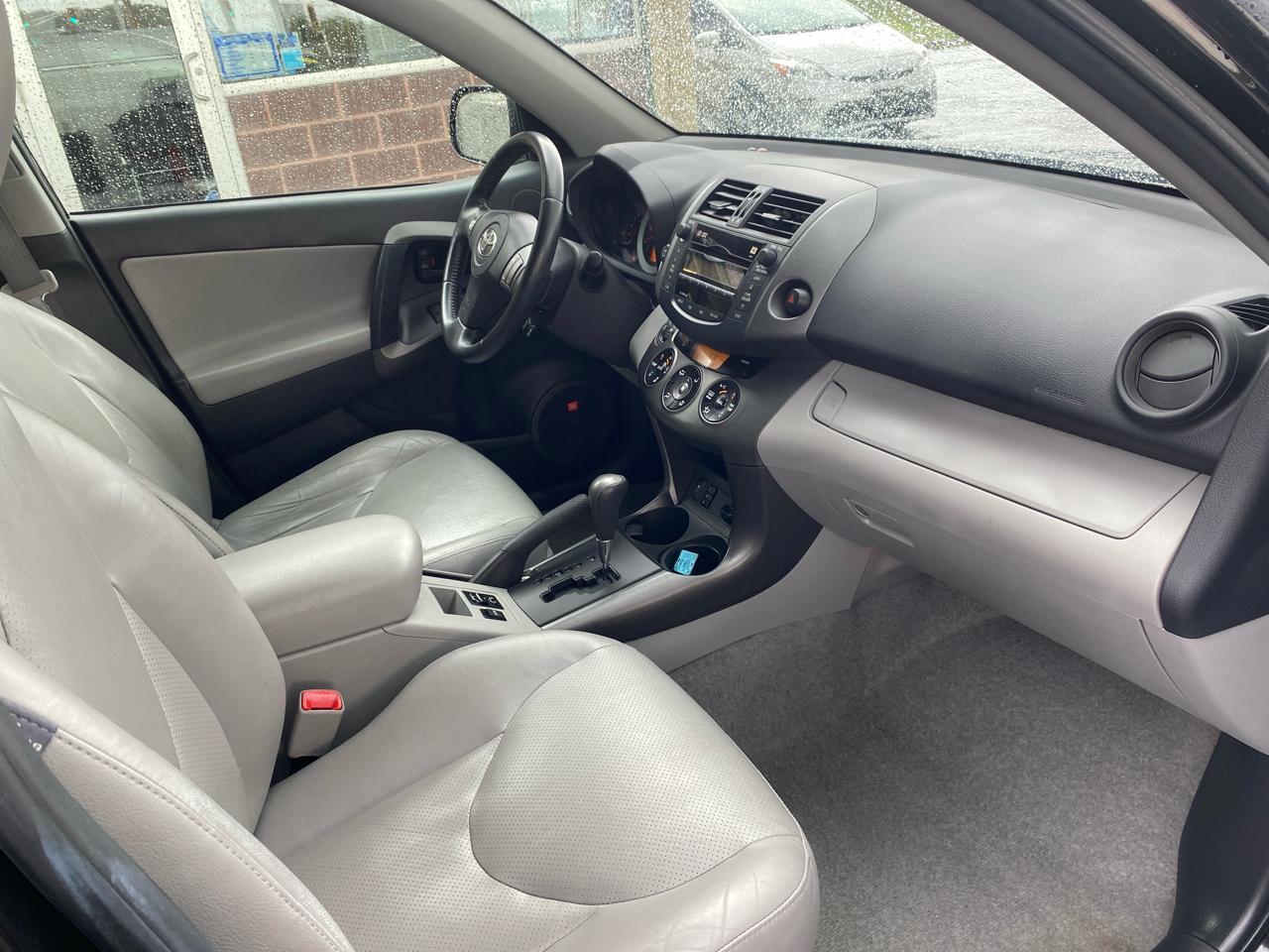Toyota RAV4 Limited I4 4WD 2011