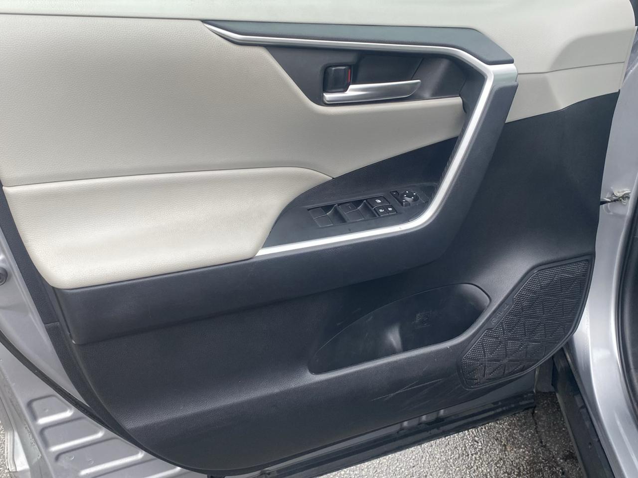 Toyota RAV4 XLE AWD 2020