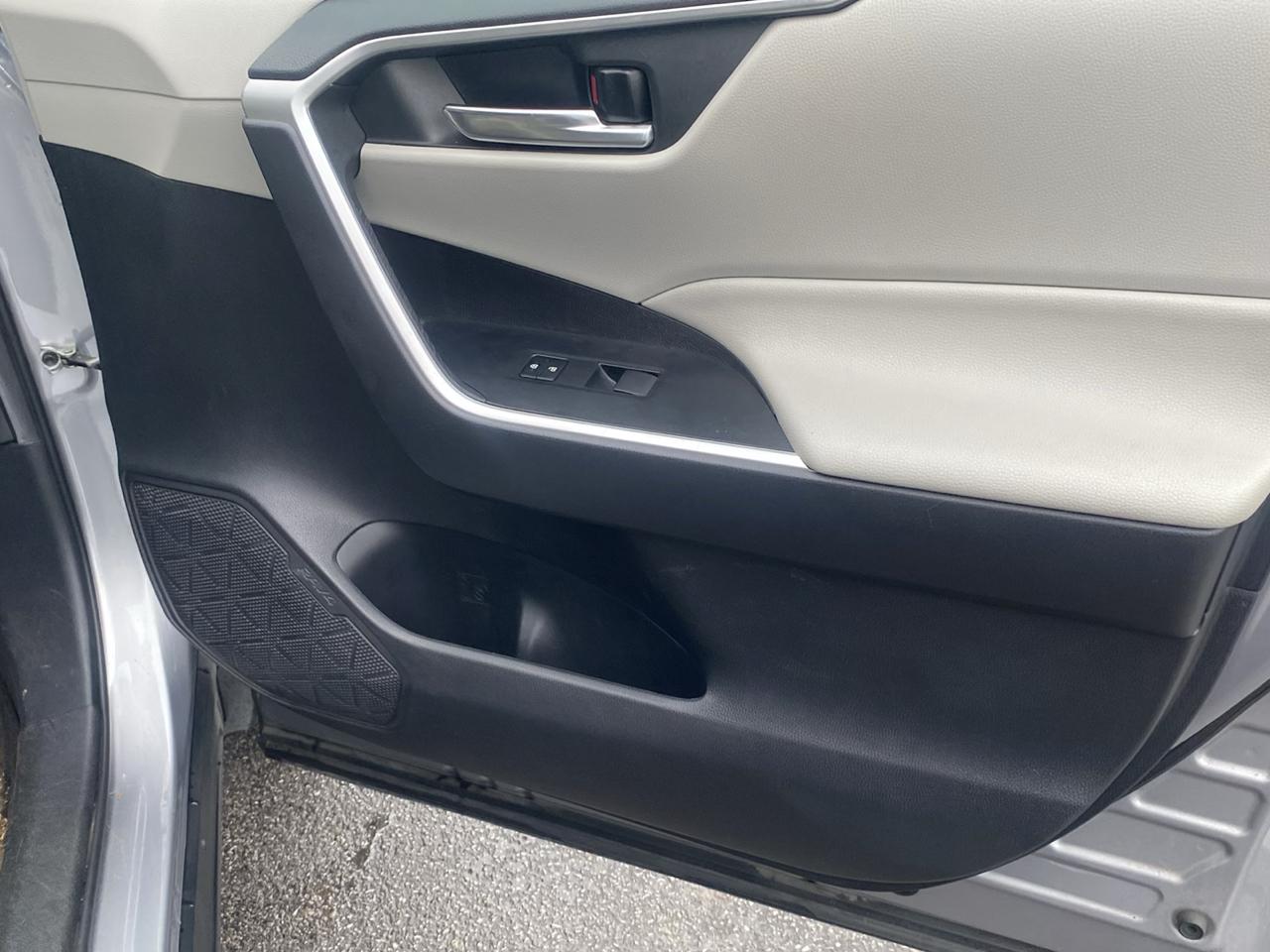 Toyota RAV4 XLE AWD 2020