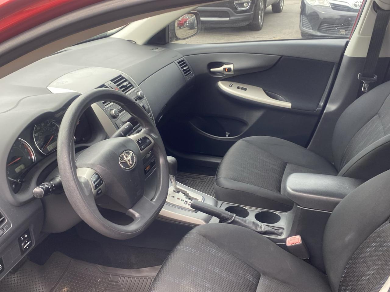 Toyota Corolla S 4-Speed AT 2011