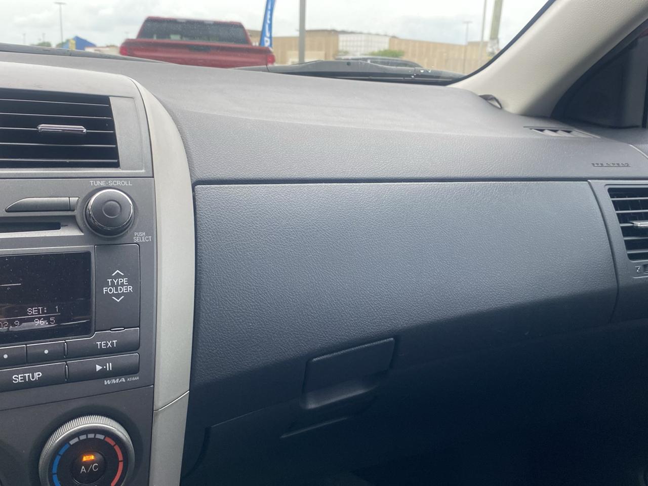 Toyota Corolla S 4-Speed AT 2011