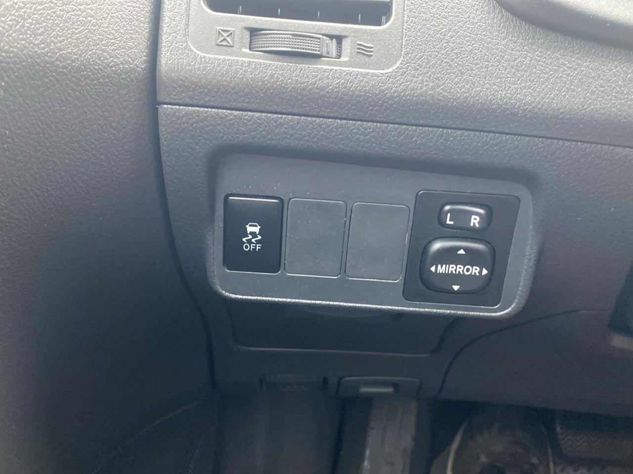 Toyota Corolla S 4-Speed AT 2011