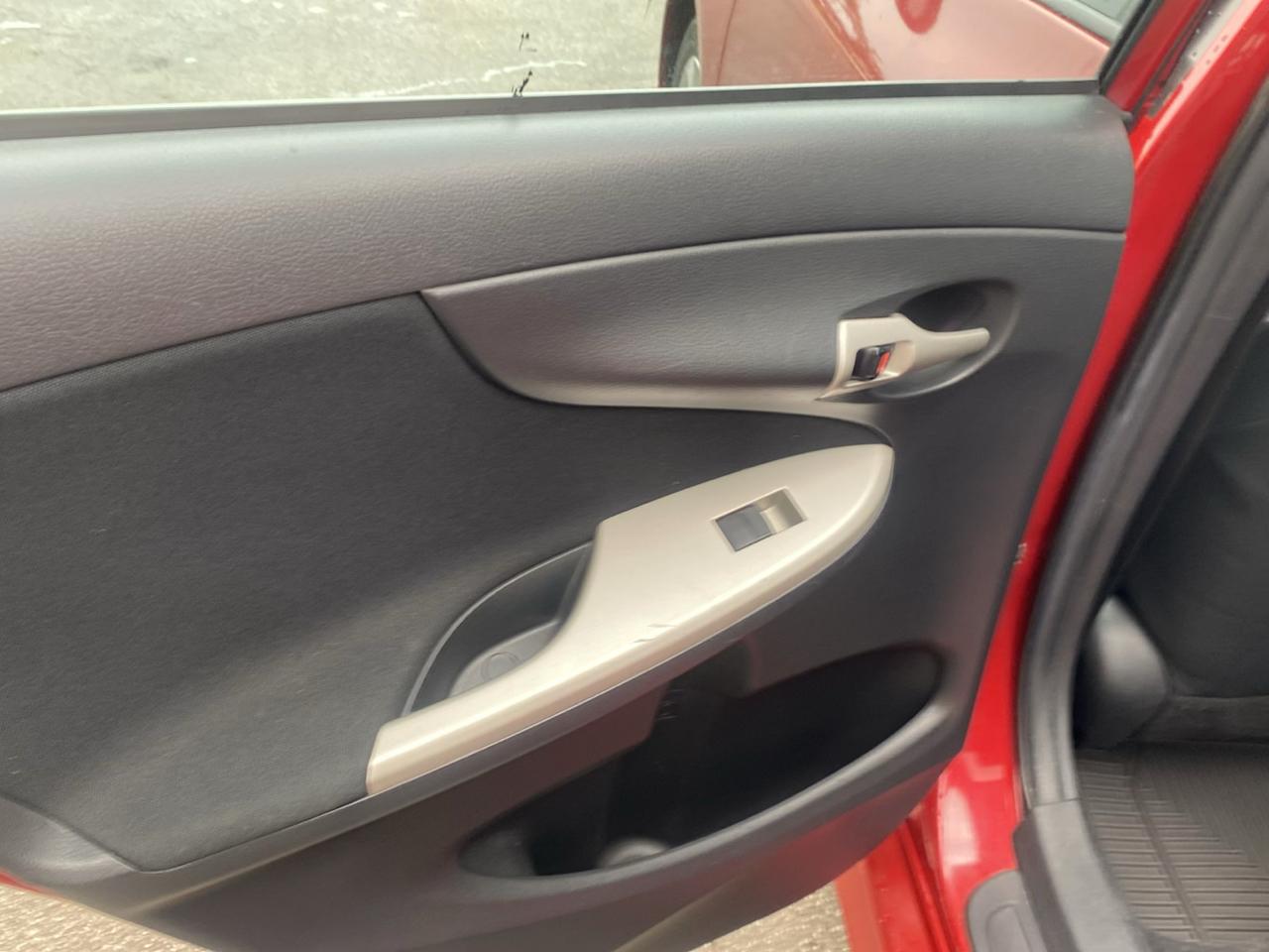 Toyota Corolla S 4-Speed AT 2011