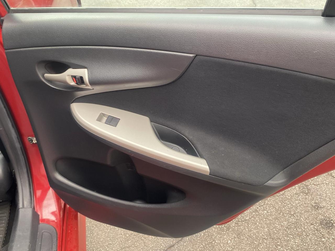 Toyota Corolla S 4-Speed AT 2011