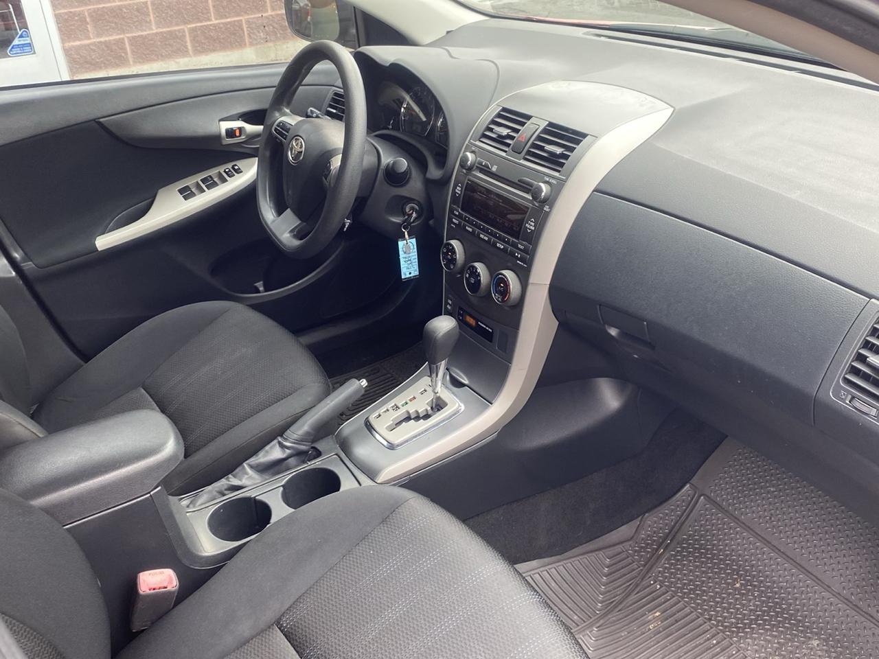Toyota Corolla S 4-Speed AT 2011