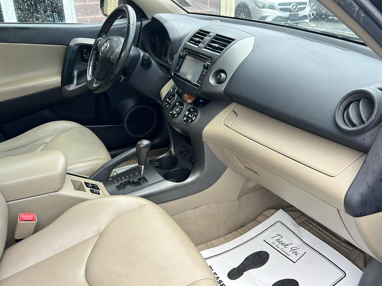 Toyota RAV4 Limited V6 4WD 2012