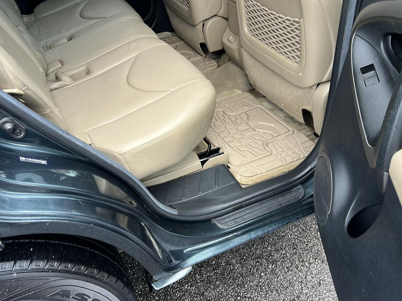 Toyota RAV4 Limited V6 4WD 2012