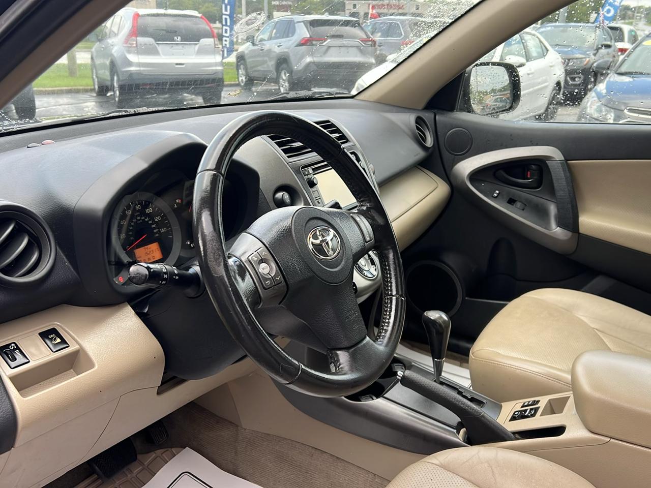 Toyota RAV4 Limited V6 4WD 2012