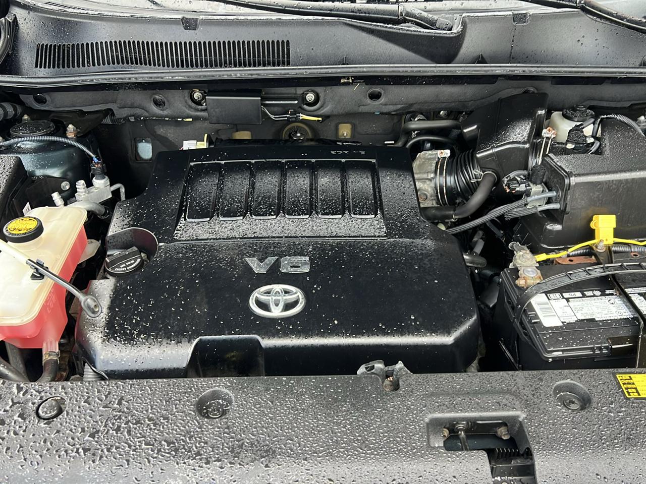 Toyota RAV4 Limited V6 4WD 2012