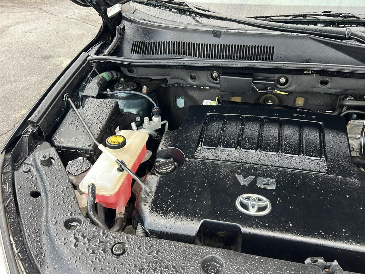 Toyota RAV4 Limited V6 4WD 2012