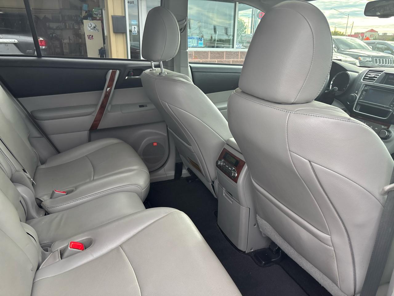 Toyota Highlander Limited 4WD 2013