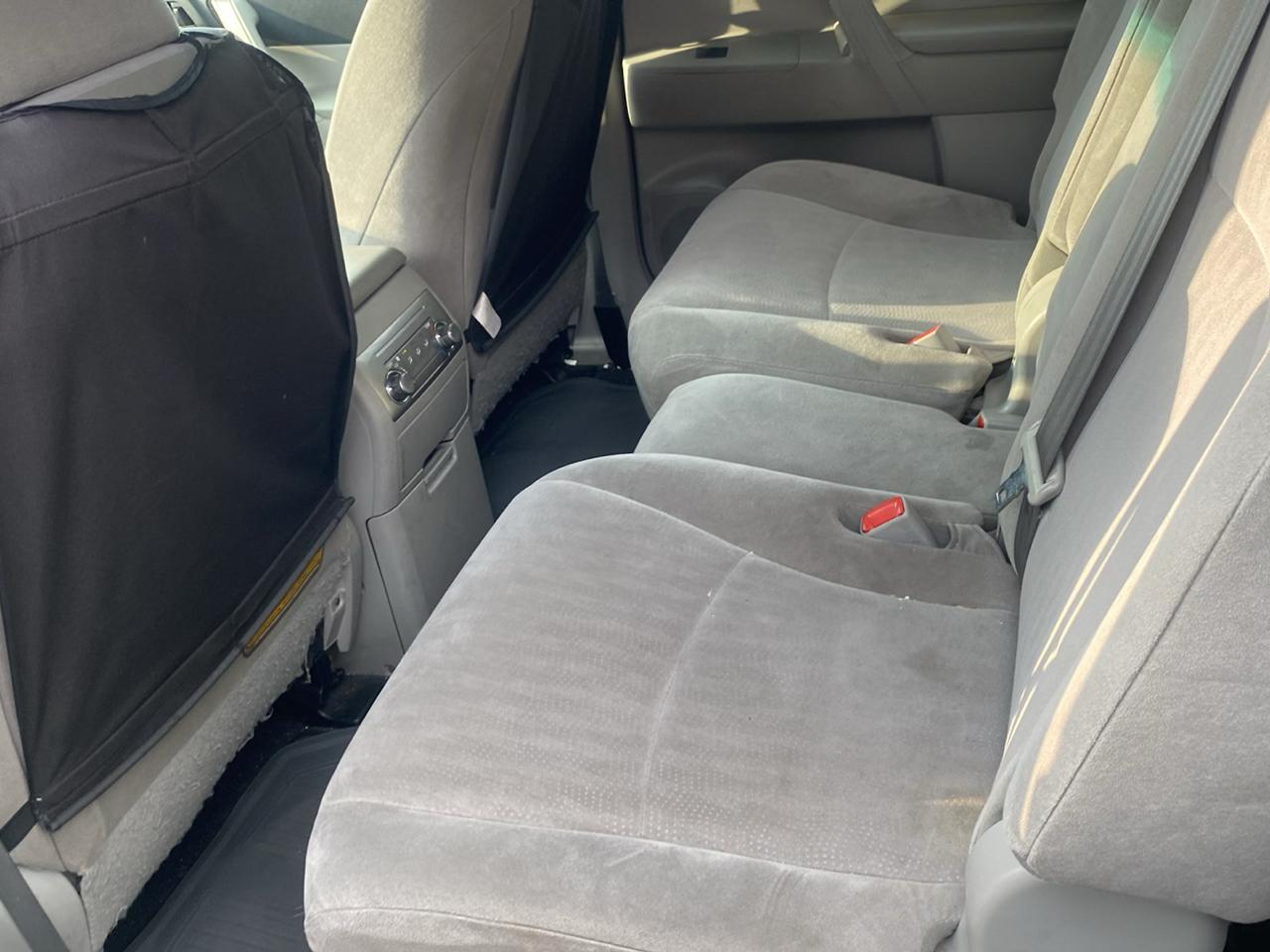 Toyota Highlander Base 4WD 2012